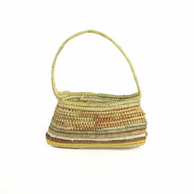 <br>Gawiŋu Samantha Dalparri</br><strong>Bathi </strong><br>34 x 31cm</br><br>ID: 5167-25</br>