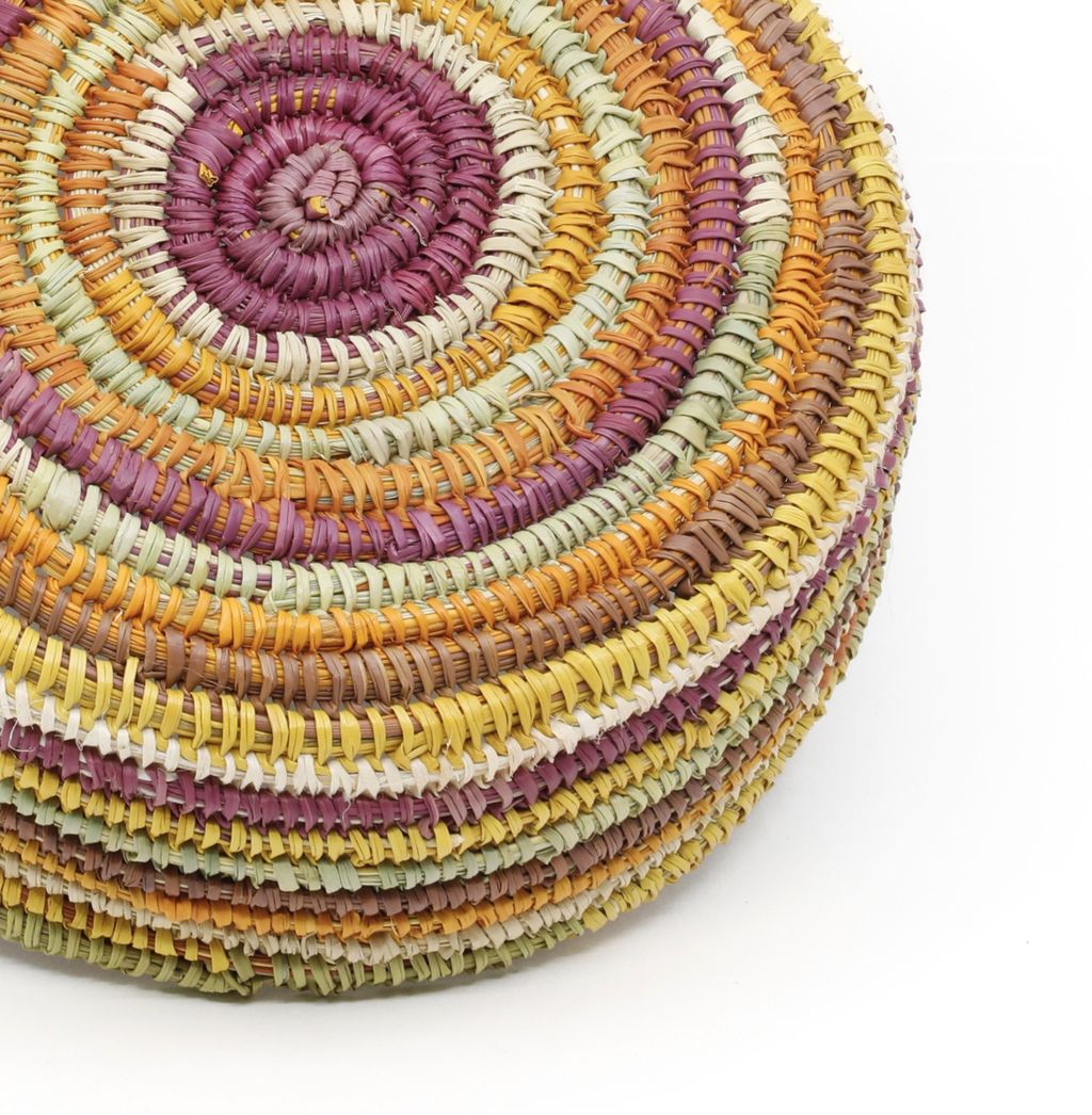 <br>Daliwuy Yunupiŋu</br><strong>Bathi (Coiled Basket)</strong><br>8.5 x 25 x 25cm</br><br>ID: 5478-25</br> - Image 4