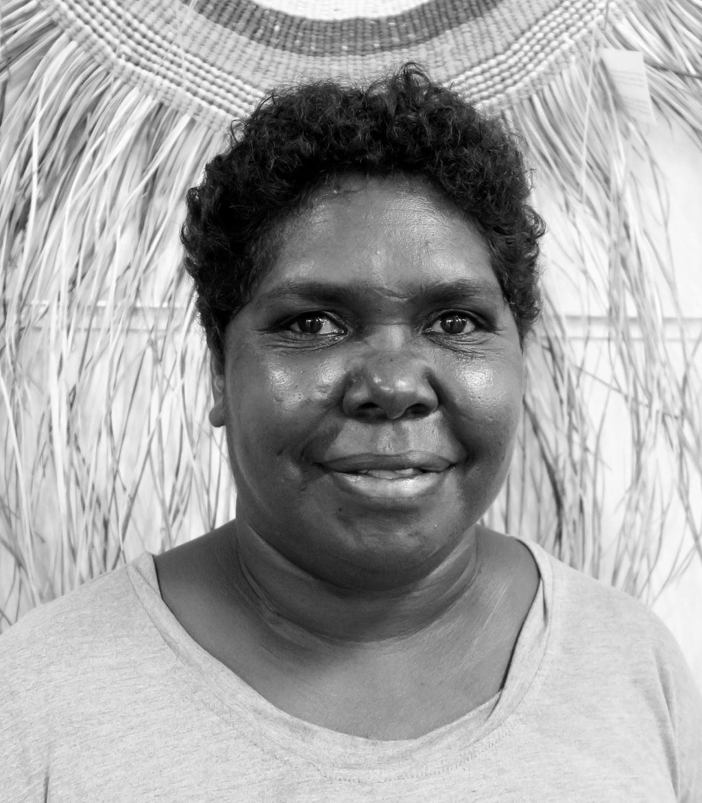 <br>Datjuluma Guyula</br><strong>Marrŋu</strong><br>paper size 53 cm x 40 cm; image size 39 cm x 30 cm Hahnemuhle paper</br><br>ID: 606-22</br> - Image 3