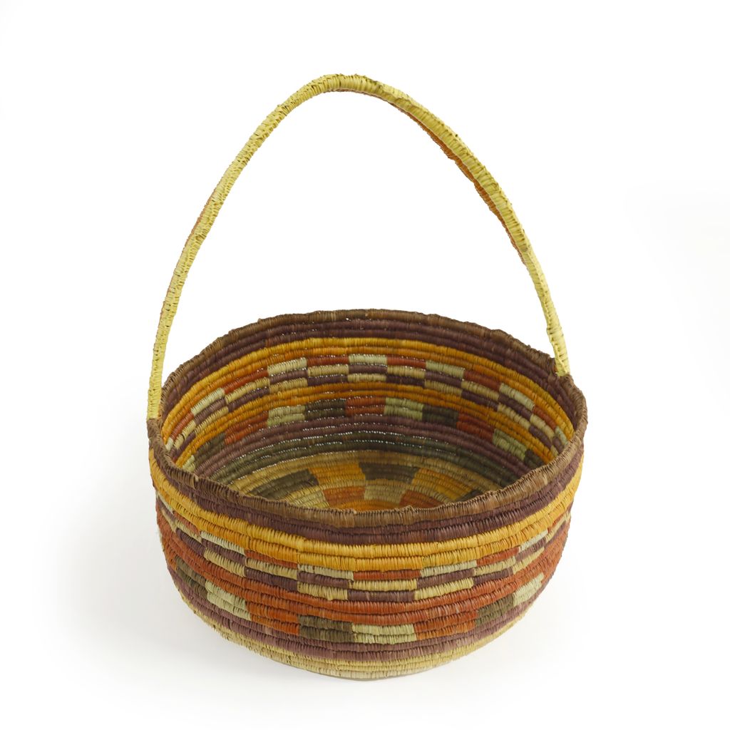 <br>Banyuwurru Munyarryun</br><strong>Bathi </strong><br>48.5 x 39.5cm</br><br>ID: 2553-24</br>