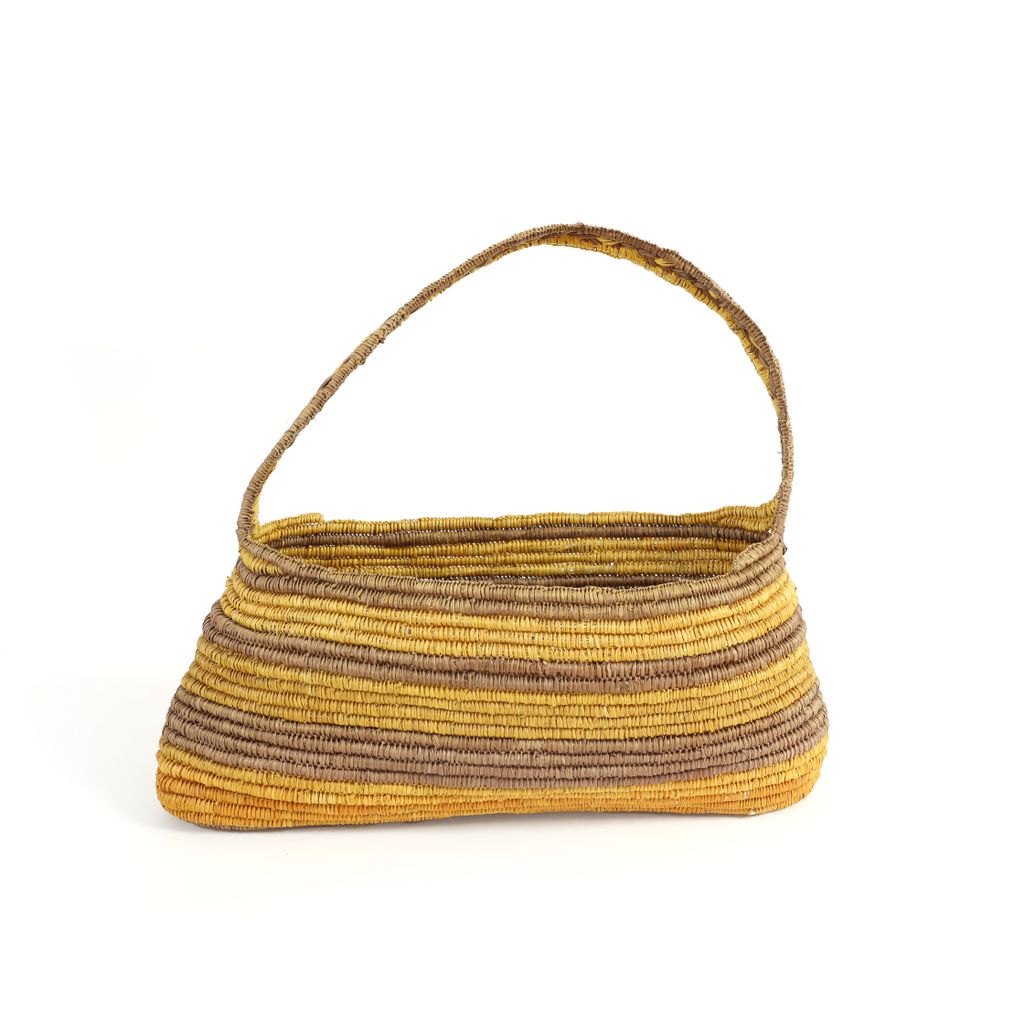 <br>Gawiŋu Samantha Dalparri</br><strong>Bathi </strong><br>61 x 50cm</br><br>ID: 3694-20</br>