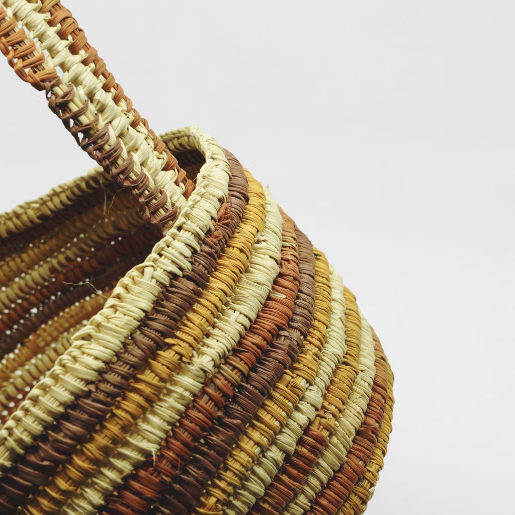 <br>Daliwuy Yunupiŋu</br><strong>Bathi (Coiled Basket)</strong><br>30 x 20.5 x 20.5cn</br><br>ID: 1062-25</br> - Image 3