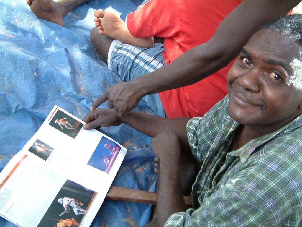 <br>Malalakpuy Munyarryun</br><strong>Waŋgurri </strong><br>205.5 x 18cm</br><br>ID: 7566-25</br> - Image 2