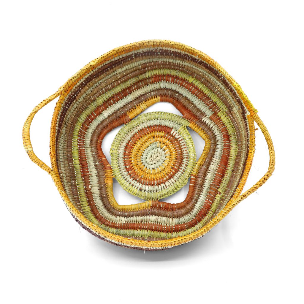 <br>Yaminy Munuŋgurr</br><strong>Bathi </strong><br>29 x 32 x 13cm</br><br>ID: 3913-26</br>